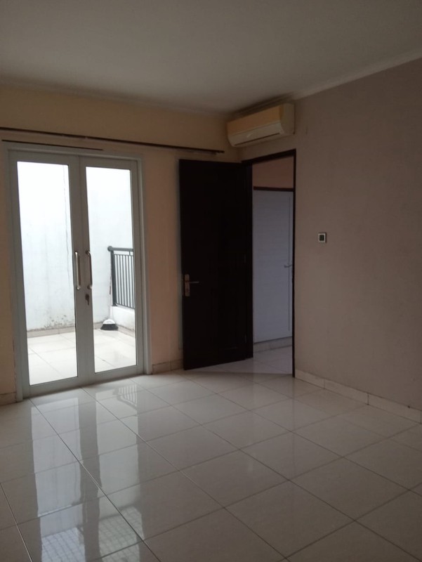 RUMAH CANTIK 2 LANTAI DI LEGENDA WISATA CIBUBUR