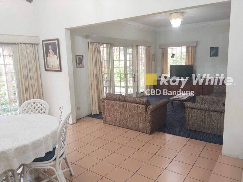 Rumah 2 Lantai Strategis di Jalan Raya Maribaya, Lembang