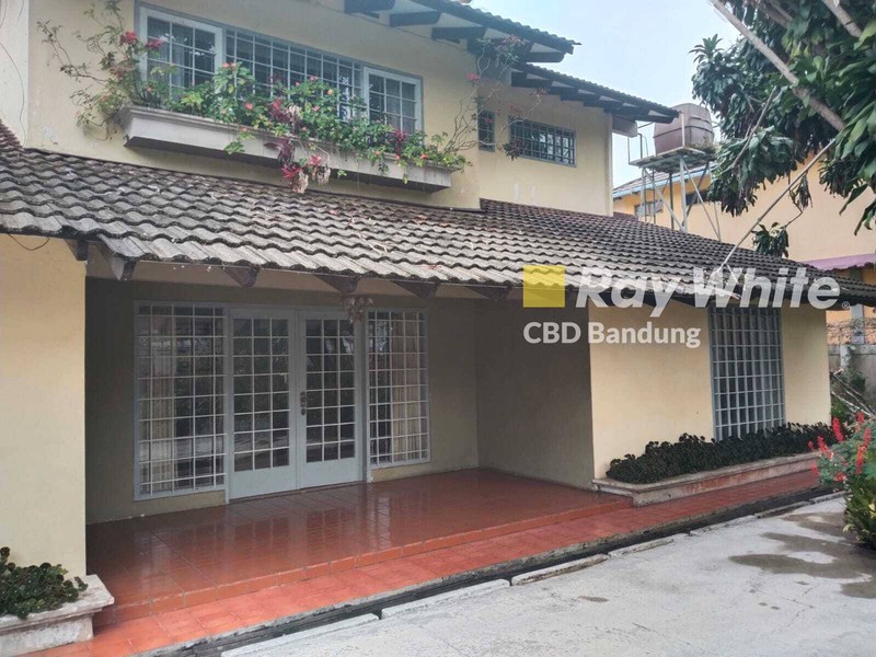 Rumah 2 Lantai Strategis di Jalan Raya Maribaya, Lembang