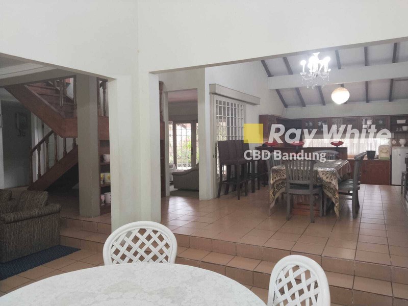 Rumah 2 Lantai Strategis di Jalan Raya Maribaya, Lembang