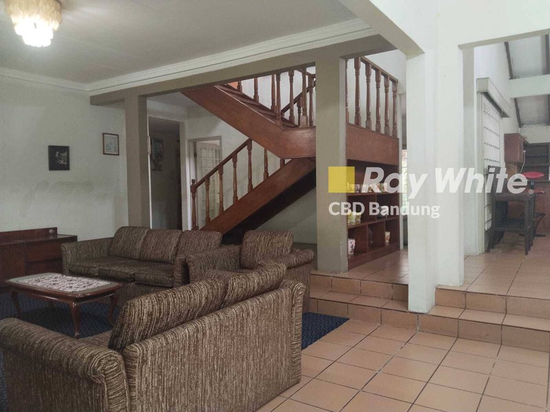 Rumah 2 Lantai Strategis di Jalan Raya Maribaya, Lembang