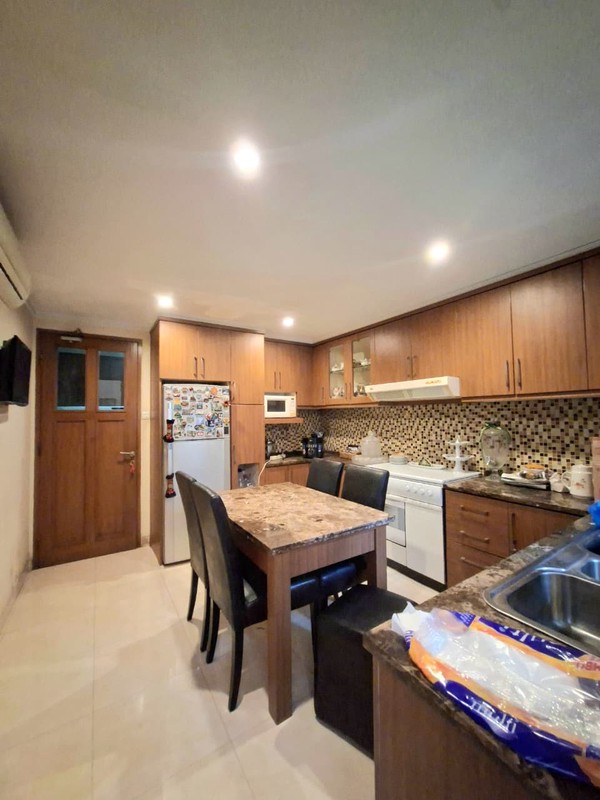 Rumah 2 Lantai Semi Furnished Siap Huni dengan Hunian Nyaman dan Asri @Bintaro Sektor 7