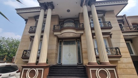 JUAL RUMAH MEWAH POSISI HOOK DI MARGOREJO INDAH