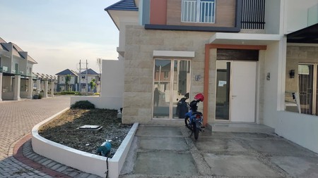 JUAL RUMAH BARU SIAP HUNI PERUM GREENLAND MENGANTI SBY BARAT