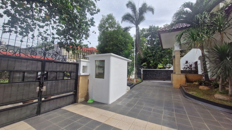Dijual Rumah Lokasi Strategis Area Brawijaya, Kebayoran Baru, Jakarta Selatan