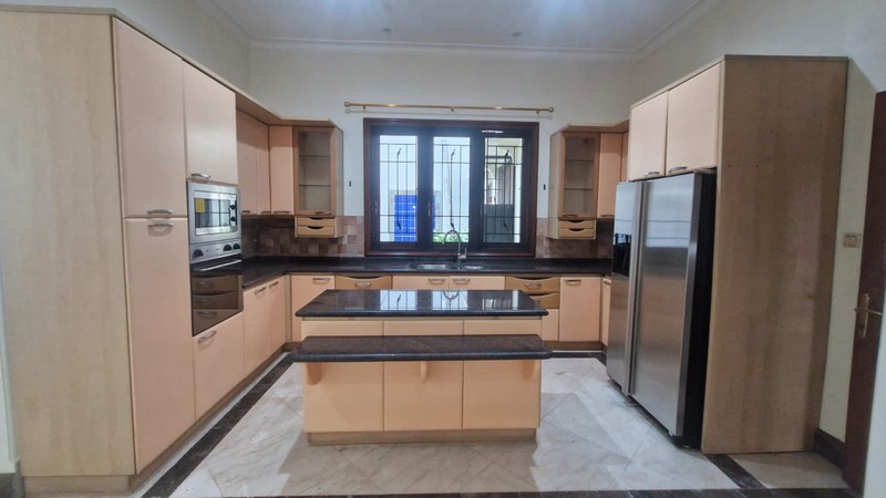 Dijual Rumah Lokasi Strategis Area Brawijaya, Kebayoran Baru, Jakarta Selatan