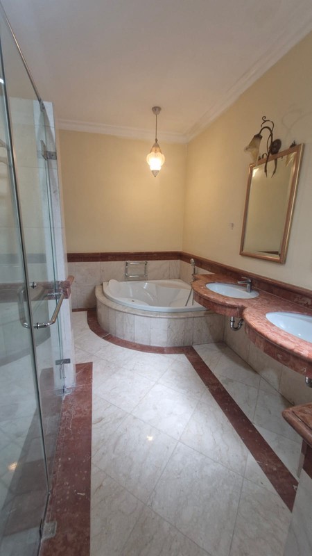 Dijual Rumah Lokasi Strategis Area Brawijaya, Kebayoran Baru, Jakarta Selatan