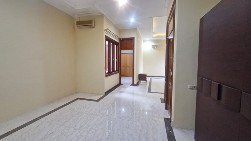 Dijual Rumah Lokasi Strategis Area Brawijaya, Kebayoran Baru, Jakarta Selatan