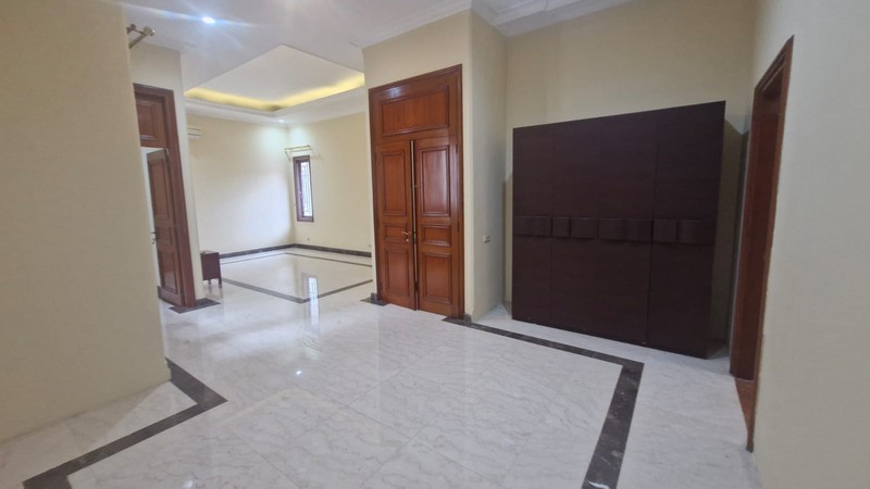 Dijual Rumah Lokasi Strategis Area Brawijaya, Kebayoran Baru, Jakarta Selatan