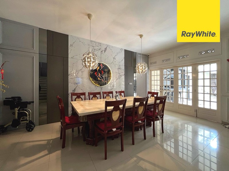 Rumah Besar Siap Huni di Boulevard Limus Pratama Narogong Cibubur