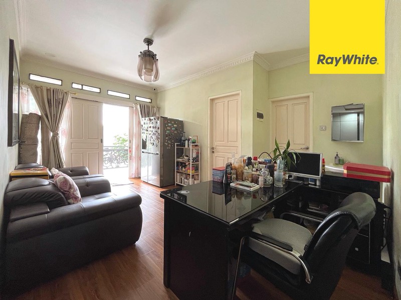 Rumah Besar Siap Huni di Boulevard Limus Pratama Narogong Cibubur