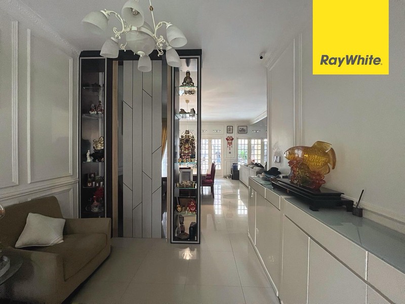 Rumah Besar Siap Huni di Boulevard Limus Pratama Narogong Cibubur