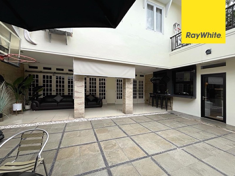 Rumah Besar Siap Huni di Boulevard Limus Pratama Narogong Cibubur