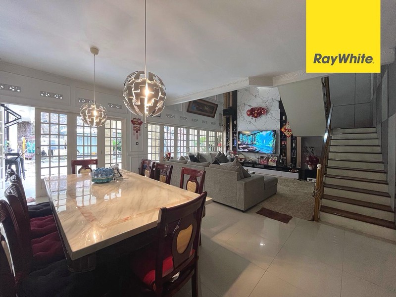 Rumah Besar Siap Huni di Boulevard Limus Pratama Narogong Cibubur