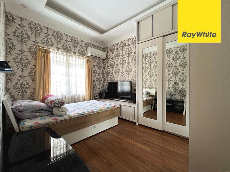 Rumah Besar Siap Huni di Boulevard Limus Pratama Narogong Cibubur