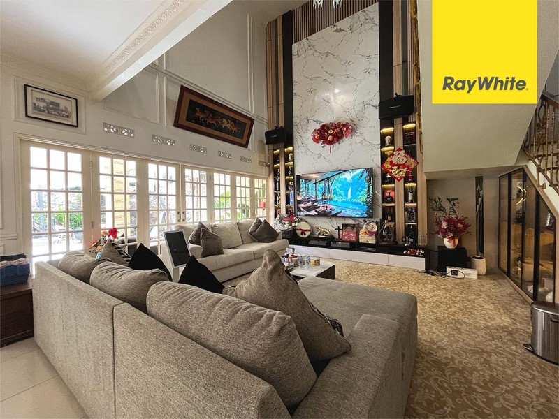 Rumah Besar Siap Huni di Boulevard Limus Pratama Narogong Cibubur