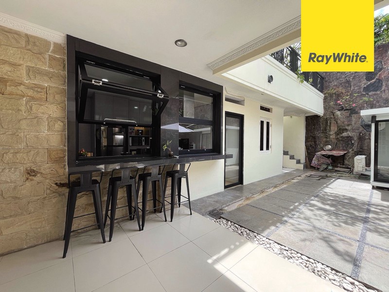 Rumah Besar Siap Huni di Boulevard Limus Pratama Narogong Cibubur