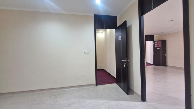 Dijual Rumah Lokasi Strategis Di Jl. Woltermongonsidi, Kebayoran Baru, Jakarta Selatan