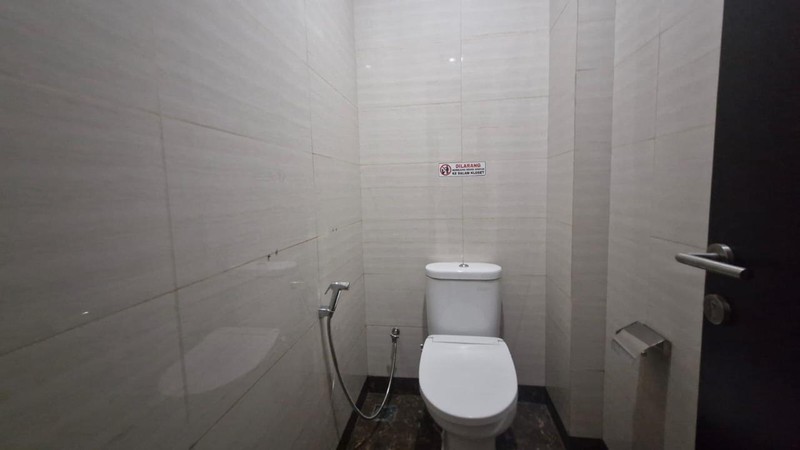 Dijual Rumah Lokasi Strategis Di Jl. Woltermongonsidi, Kebayoran Baru, Jakarta Selatan