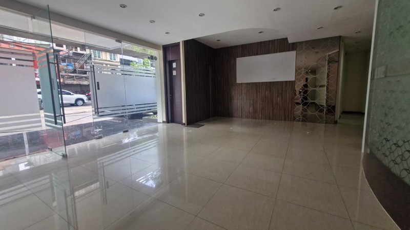Dijual Rumah Lokasi Strategis Di Jl. Woltermongonsidi, Kebayoran Baru, Jakarta Selatan