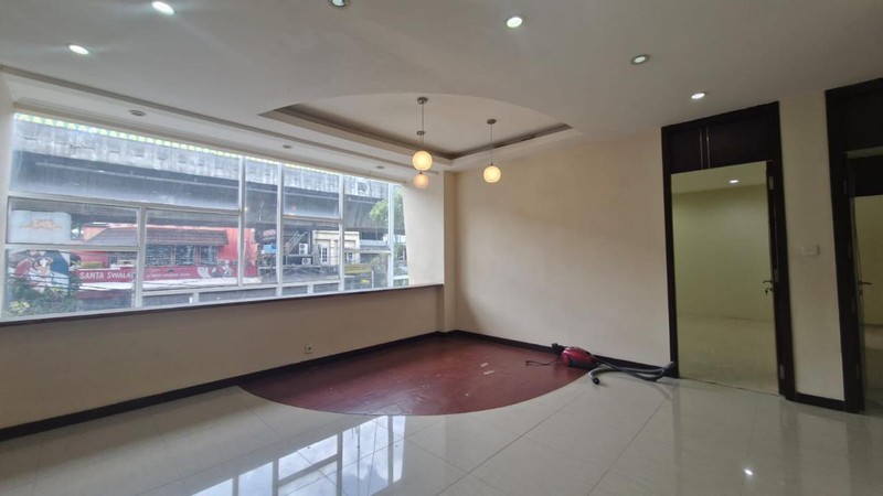 Dijual Rumah Lokasi Strategis Di Jl. Woltermongonsidi, Kebayoran Baru, Jakarta Selatan