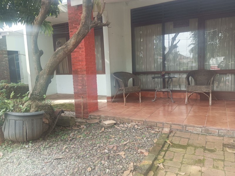 Rumah Dijual di Jalan Warung Jati Timur