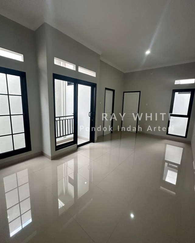 Rumah Brand New Cinere 2 Lantai Carport  2 Mobil