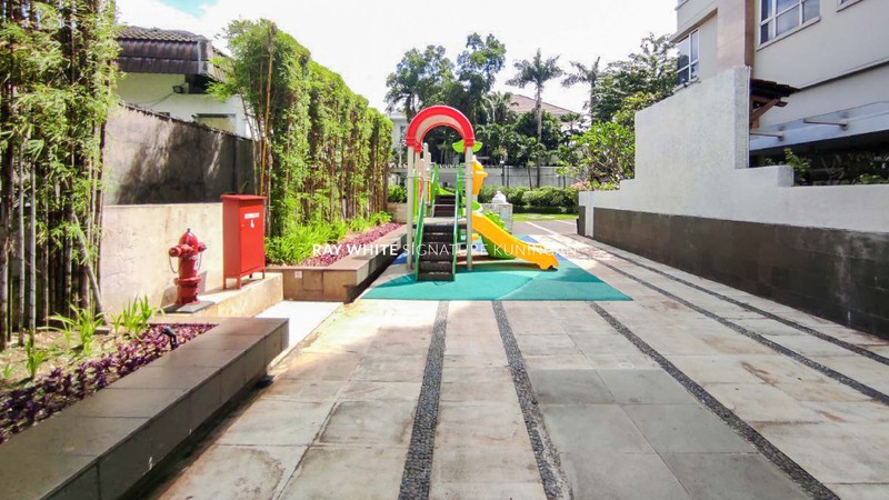 Jual Apartemen Somerset Permata Berlian 2 Bedroom, Permata Hijau