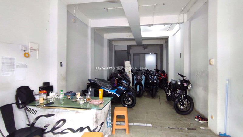 Dijual Ruko Bangunan 4 Lantai di Jl Raya Pasar Minggu Cocok Untuk Lokasi Usaha