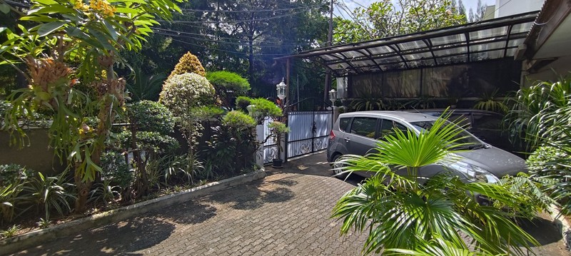 Rumah Hoek komersial Gading Putih Raya, Kelapa Gading 735m2
