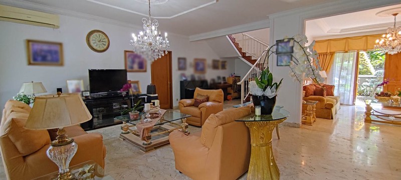 Rumah Hoek komersial Gading Putih Raya, Kelapa Gading 735m2