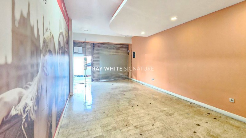 Dijual Ruko 3 Lantai Cocok Untuk Usaha dan Rumah Kos