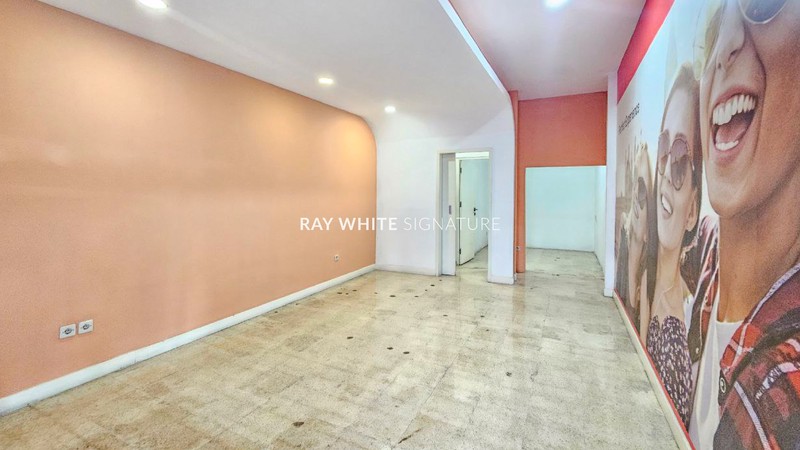 Dijual Ruko 3 Lantai Cocok Untuk Usaha dan Rumah Kos