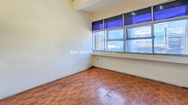 Dijual Ruko 3 Lantai Cocok Untuk Usaha dan Rumah Kos