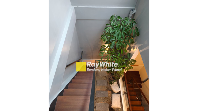 Rumah Riverside Residence Minimalis Modern