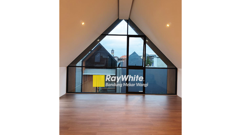 Rumah Riverside Residence Minimalis Modern