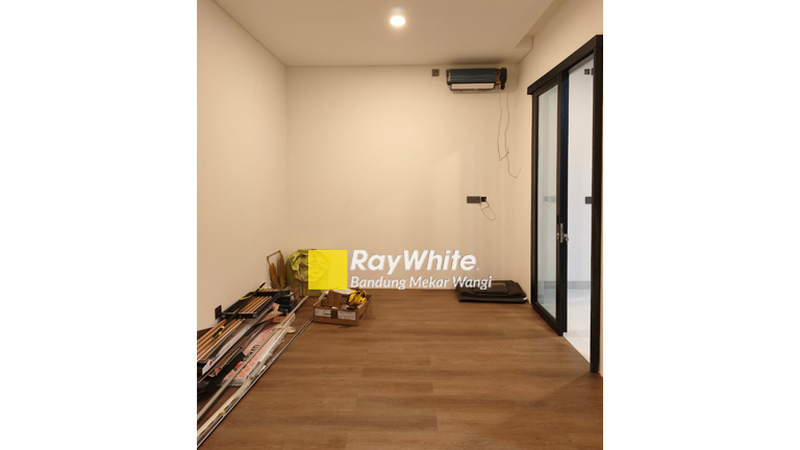 Rumah Riverside Residence Minimalis Modern