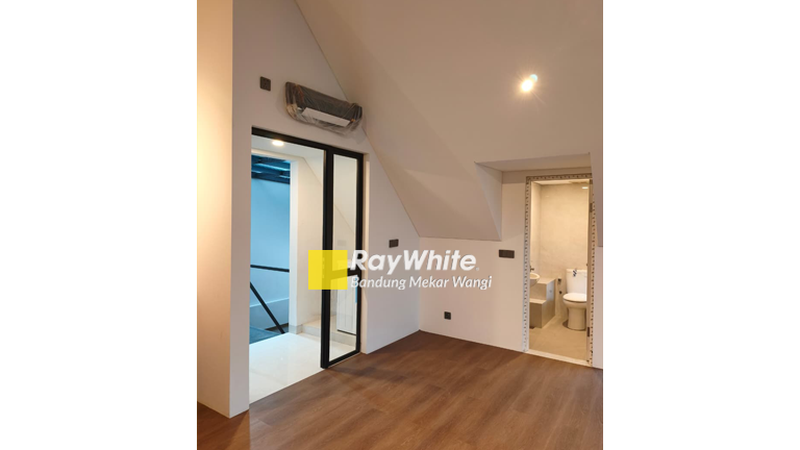 Rumah Riverside Residence Minimalis Modern