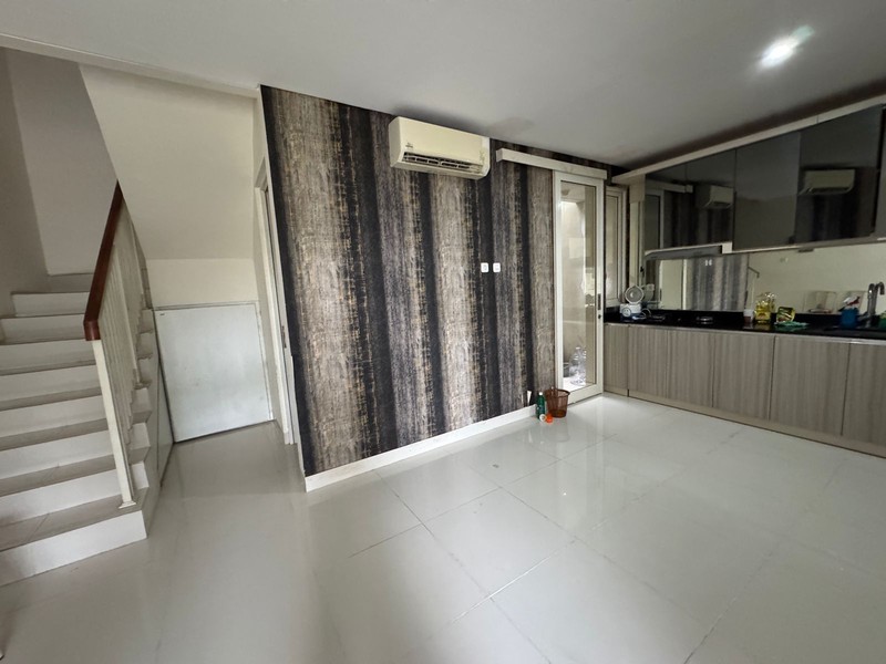 Jual Rumah semi furnish siap huni Pakuwon City