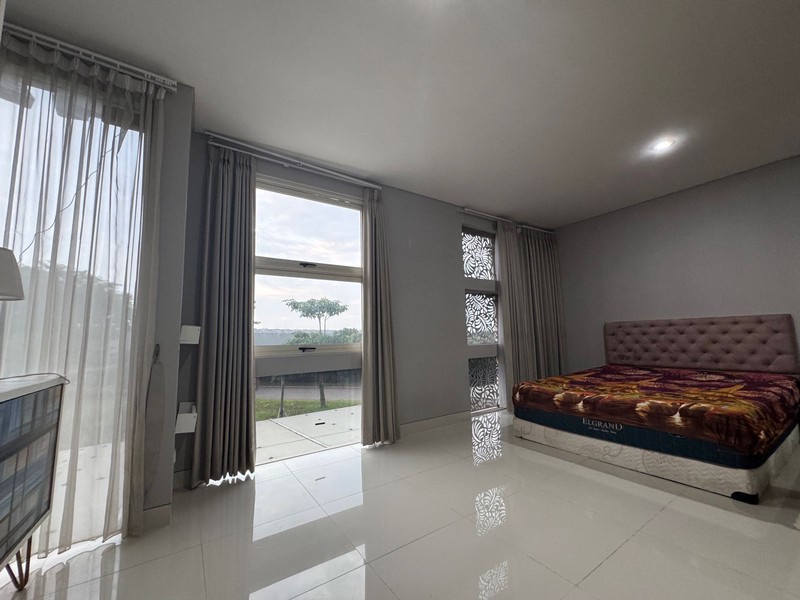 Jual Rumah semi furnish siap huni Pakuwon City