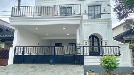 Rumah Mewah dengan Design American Clasik di Bintaro Sektor 3