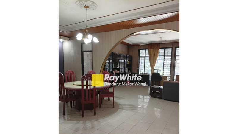 Ruang Usaha Mainroad Soekarno Hatta