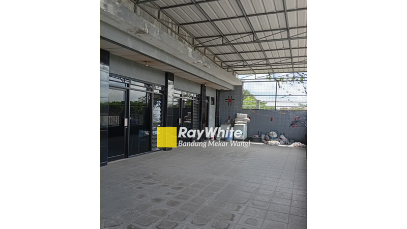 Ruang Usaha Mainroad Soekarno Hatta