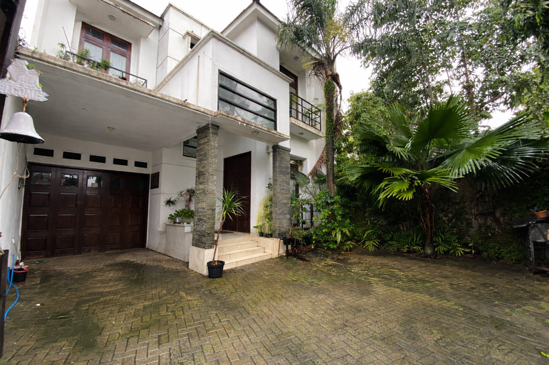 Cilandak belakang highscope tb simatupang rumah private swimpool