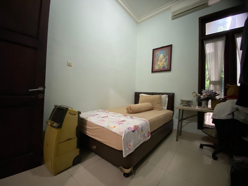 Cilandak belakang highscope tb simatupang rumah private swimpool