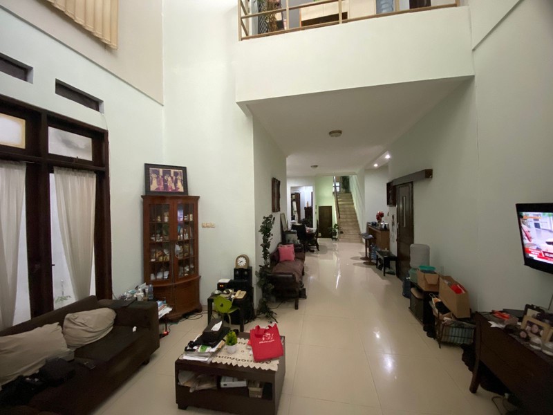 Cilandak belakang highscope tb simatupang rumah private swimpool