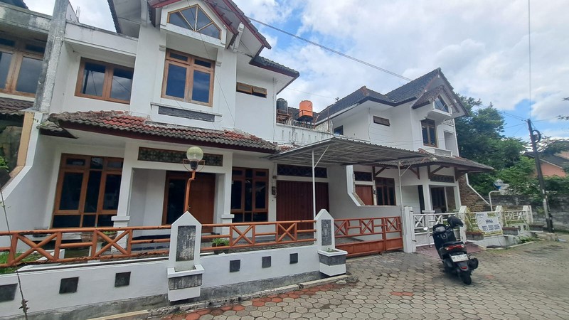 Dijual Rumah 2 Lantai dakam perum dekat dengan jalan godean km 2.8, Ngestiharjo, Kasihan, Bantul Harga: Rp 1.900.000.000