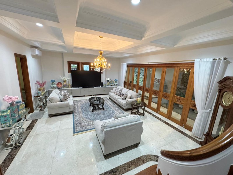 Rumah Castle Puspita Loka Bsd City