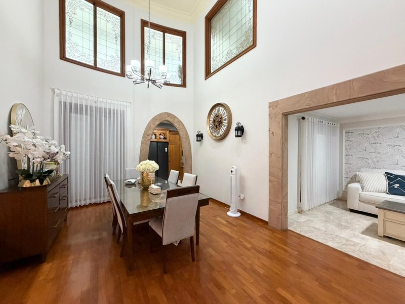 Rumah Castle Puspita Loka Bsd City