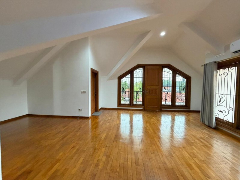 Rumah Castle Puspita Loka Bsd City